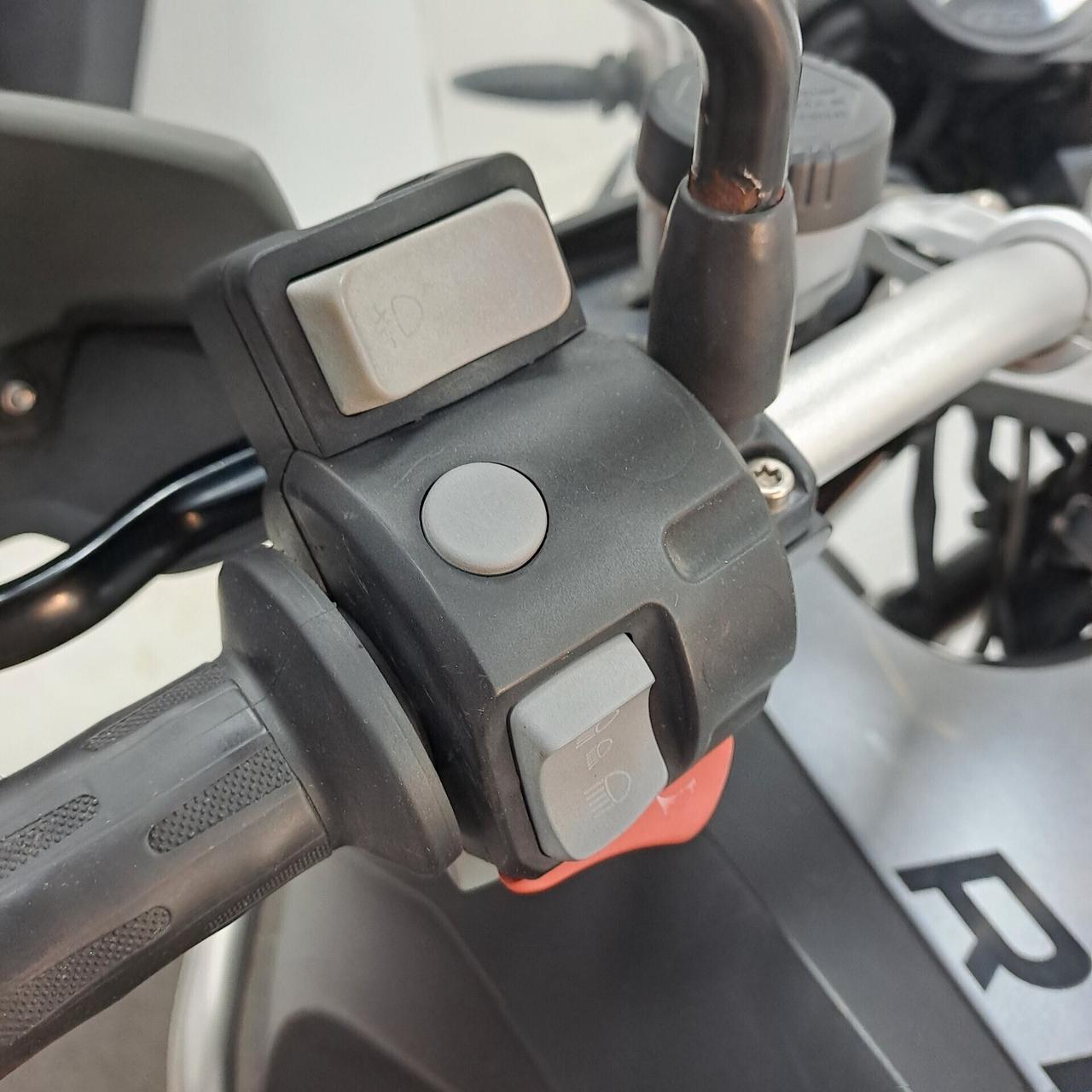 BMW R 1200 GS Adventure TRIS + AKRAPOVIC + OHLINS