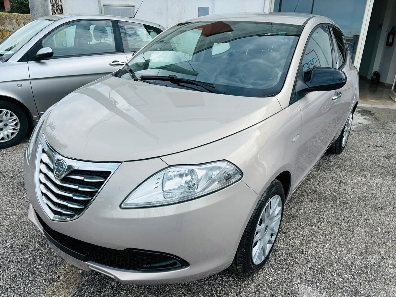Lancia Ypsilon 1.2 69 CV 5 porte S&S Gold