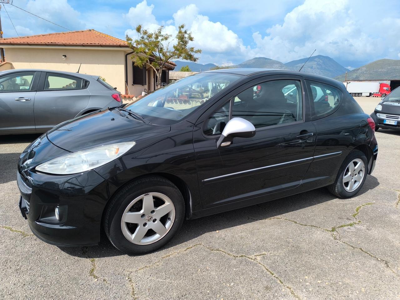 Peugeot 207 1.4 HDi 70CV 3p. Access