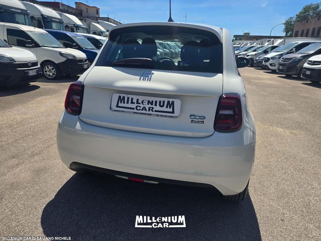 Fiat 500 500e Berlina 42 kWh La Prima