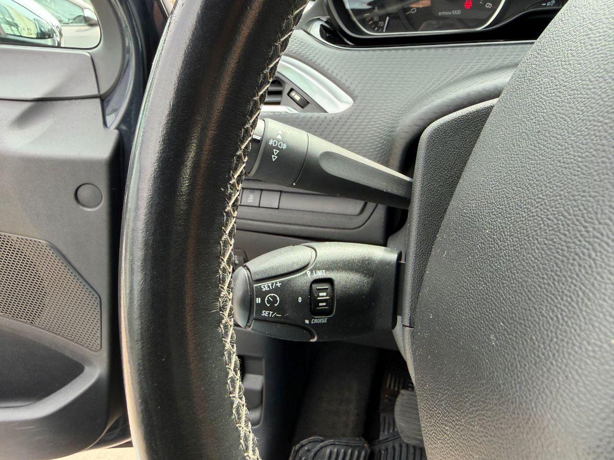 PEUGEOT - 208 - BlueHDi 100 5p. Allure