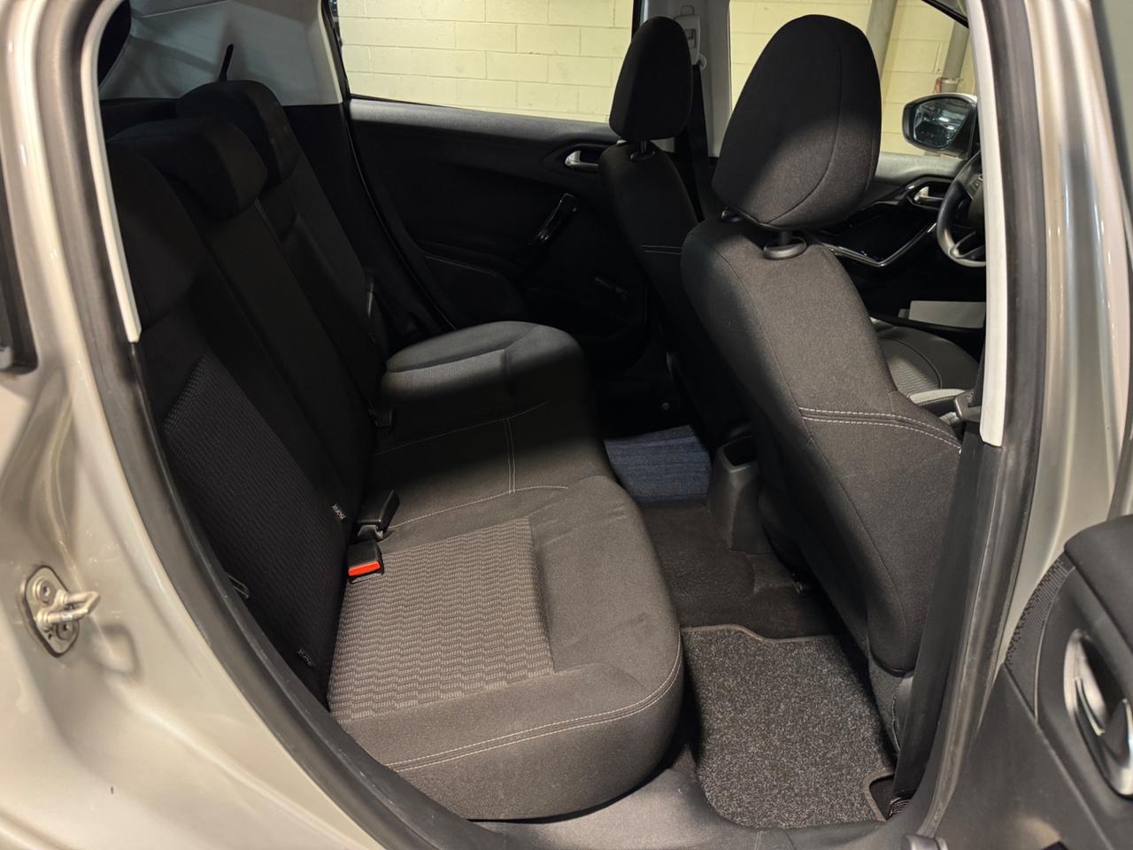 Peugeot 208 1.2 Benzina (leggermente grandinata)