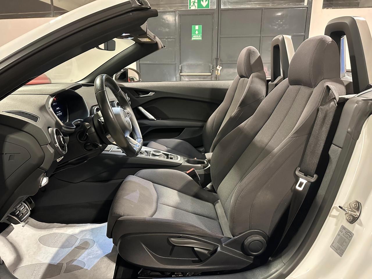 Audi TT Roadster 1.8 TFSI S tronic line CABRIO -CERCHI 19' RS