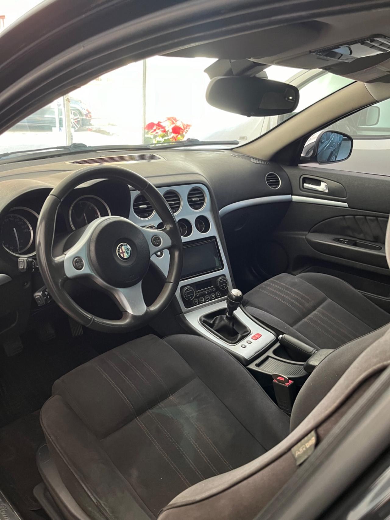 Alfa Romeo 159 1.9 JTDm 16V Sportwagon Distinctive