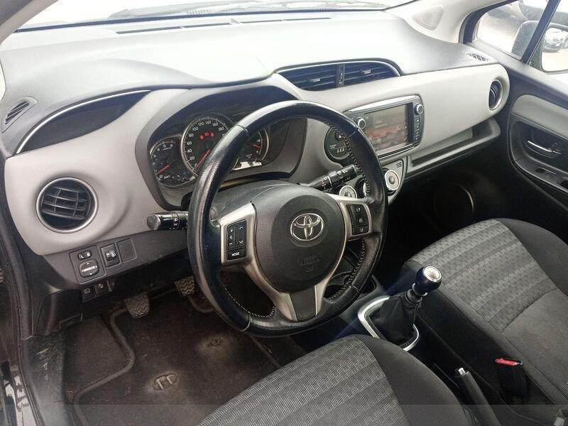 Toyota Yaris III 2015 Diesel 5p 1.4 d-4d Active E6