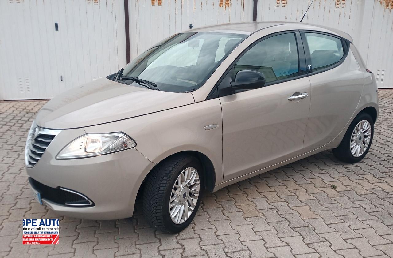 Lancia Ypsilon 1.2 69 CV 5 porte Platinum - 5 posti