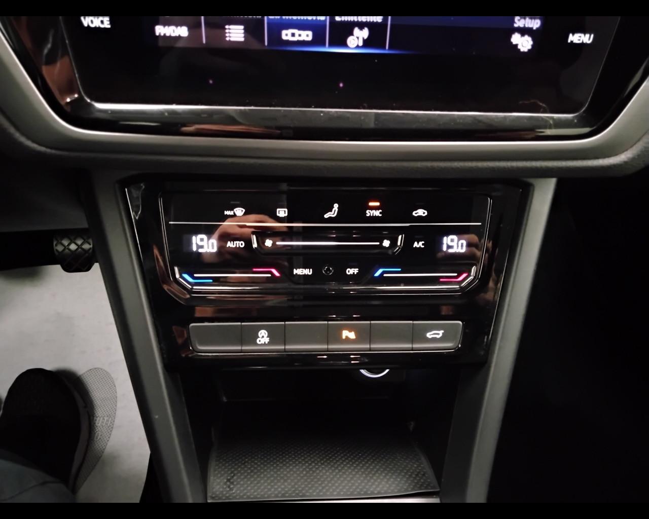 VOLKSWAGEN Touran III 2015 - Touran 1.5 tsi Business 150cv