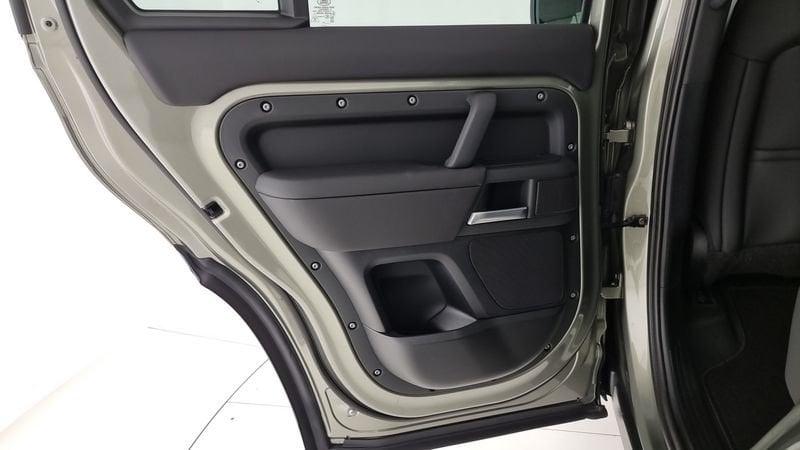 Land Rover Defender 110 3.0D I6 200 CV AWD Auto X-Dynamic SE