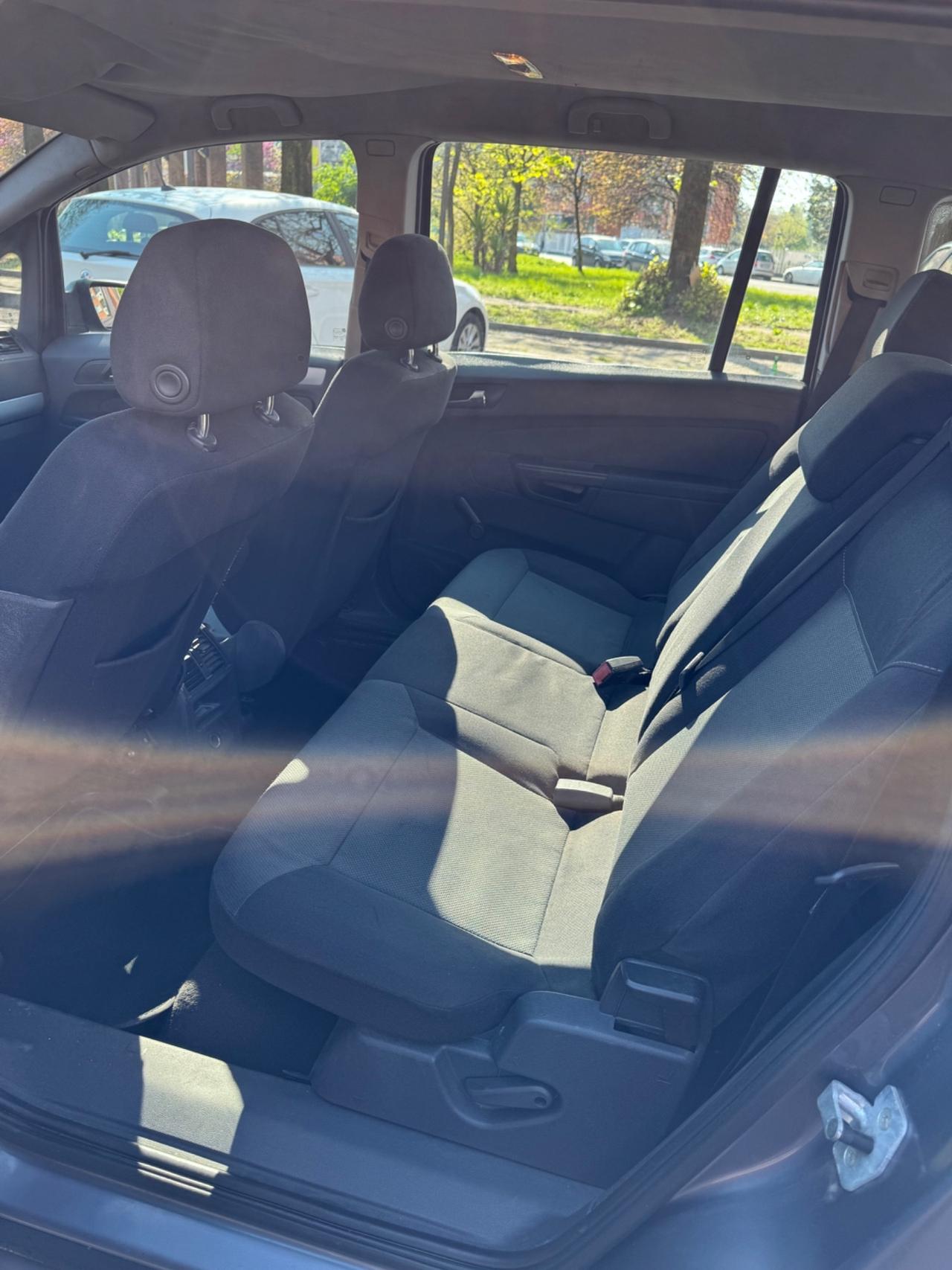 Opel Zafira 1.8 16V VVT Club