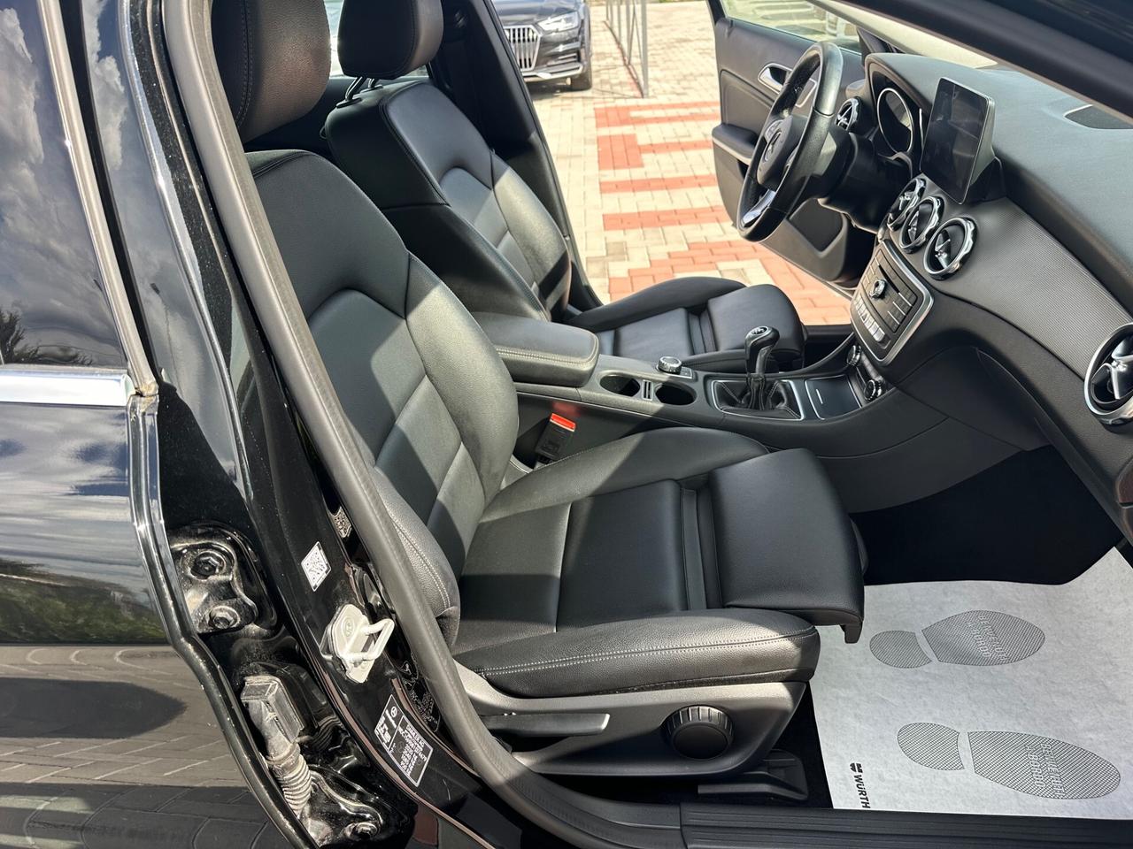 Mercedes-benz GLA 200d Sport NAVI*PELLE*R.CAMERA