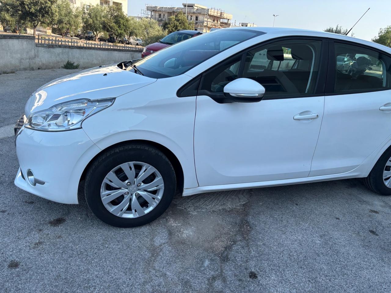 Peugeot 208 1.4 HDi 68 CV 5 porte Access