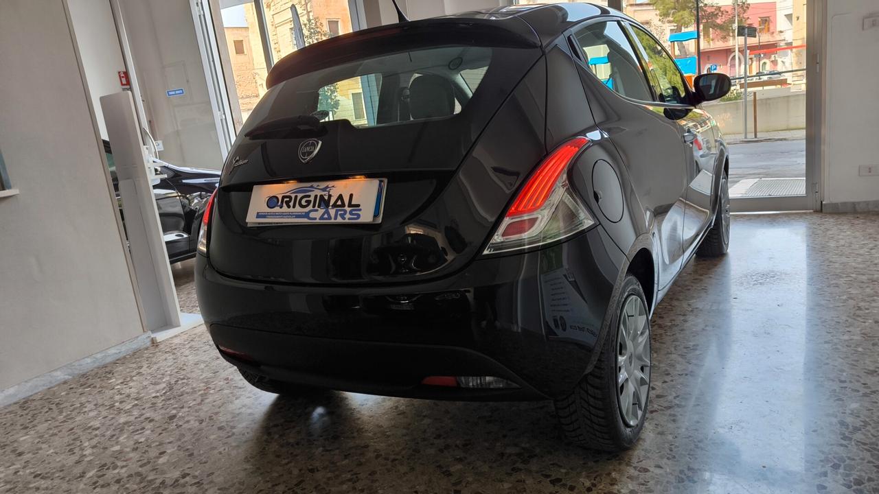 Lancia Ypsilon 1.2 69 CV 5 porte Gold