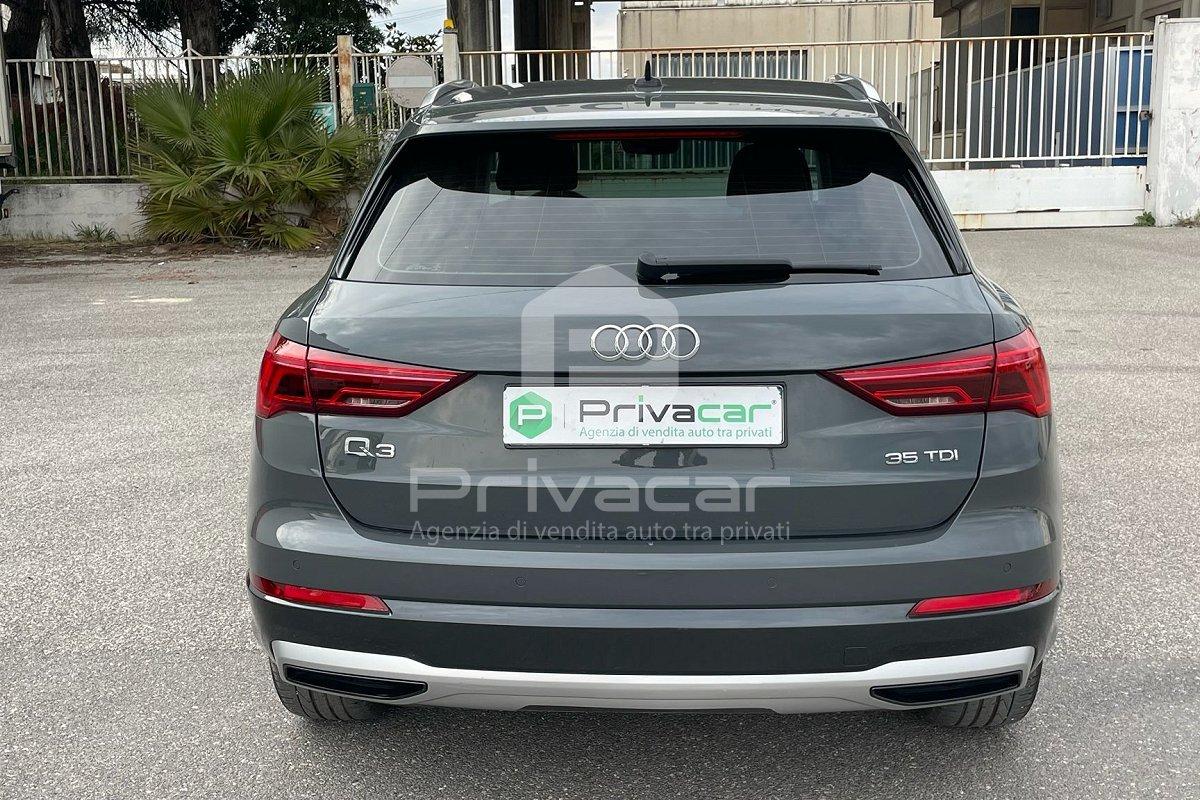 AUDI Q3 35 TDI S tronic Business Advanced