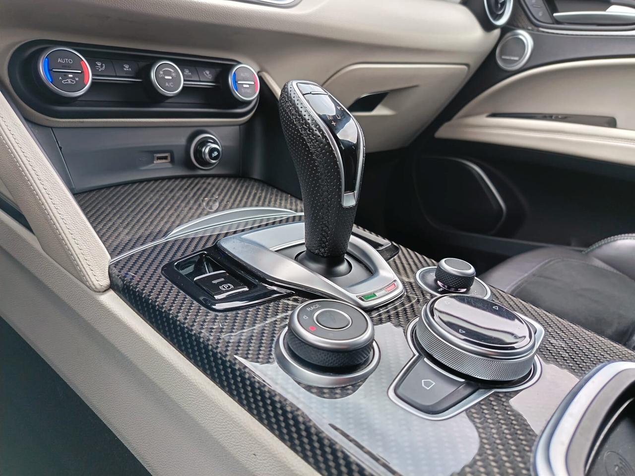 Alfa Romeo Stelvio 2.9 Bi-Turbo V6 510 CV AT8 Quadrifoglio