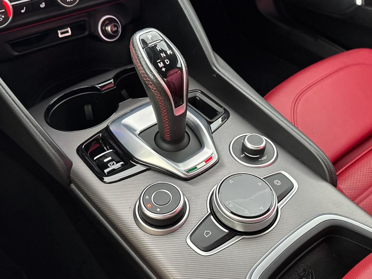 Alfa Romeo Giulia 2.0 t Veloce 280cv RWD AT8