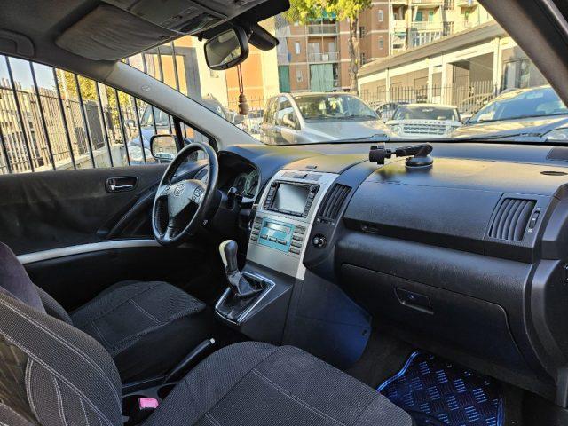 TOYOTA Corolla Verso 2.2 16V D-4D D-Cat 7pti