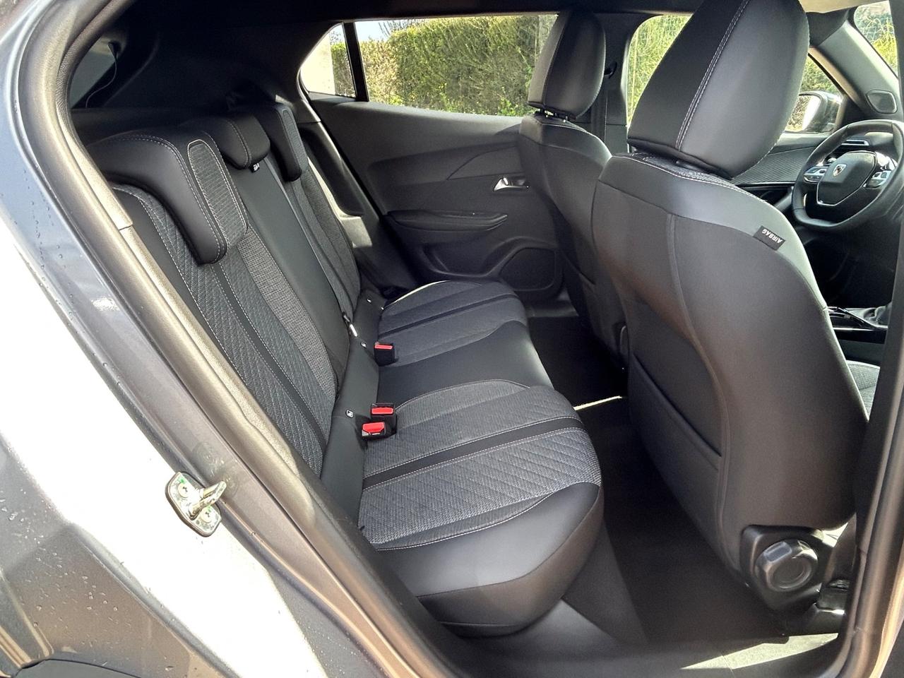 Peugeot 2008 PureTech 100 S&S Allure