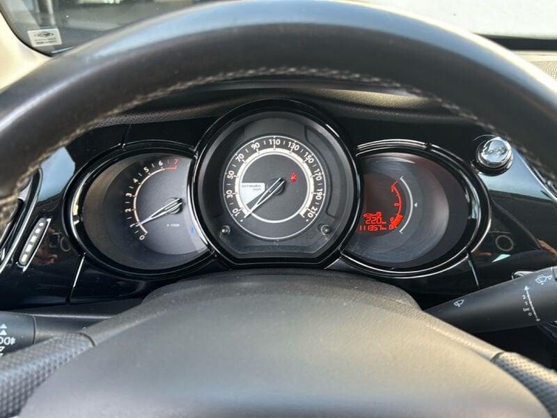 Citroën C3 C3 1.2 puretech Monna Lisa (exclusive) 82cv my16