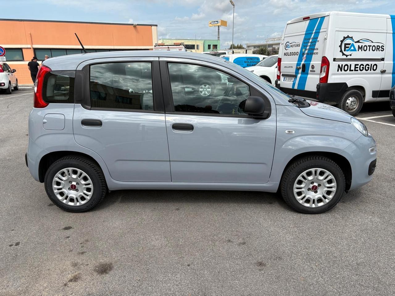 Fiat Panda 1.2 - 5 POSTI - ADATTA NEOPATENTATI - GOMMATA NUOVA