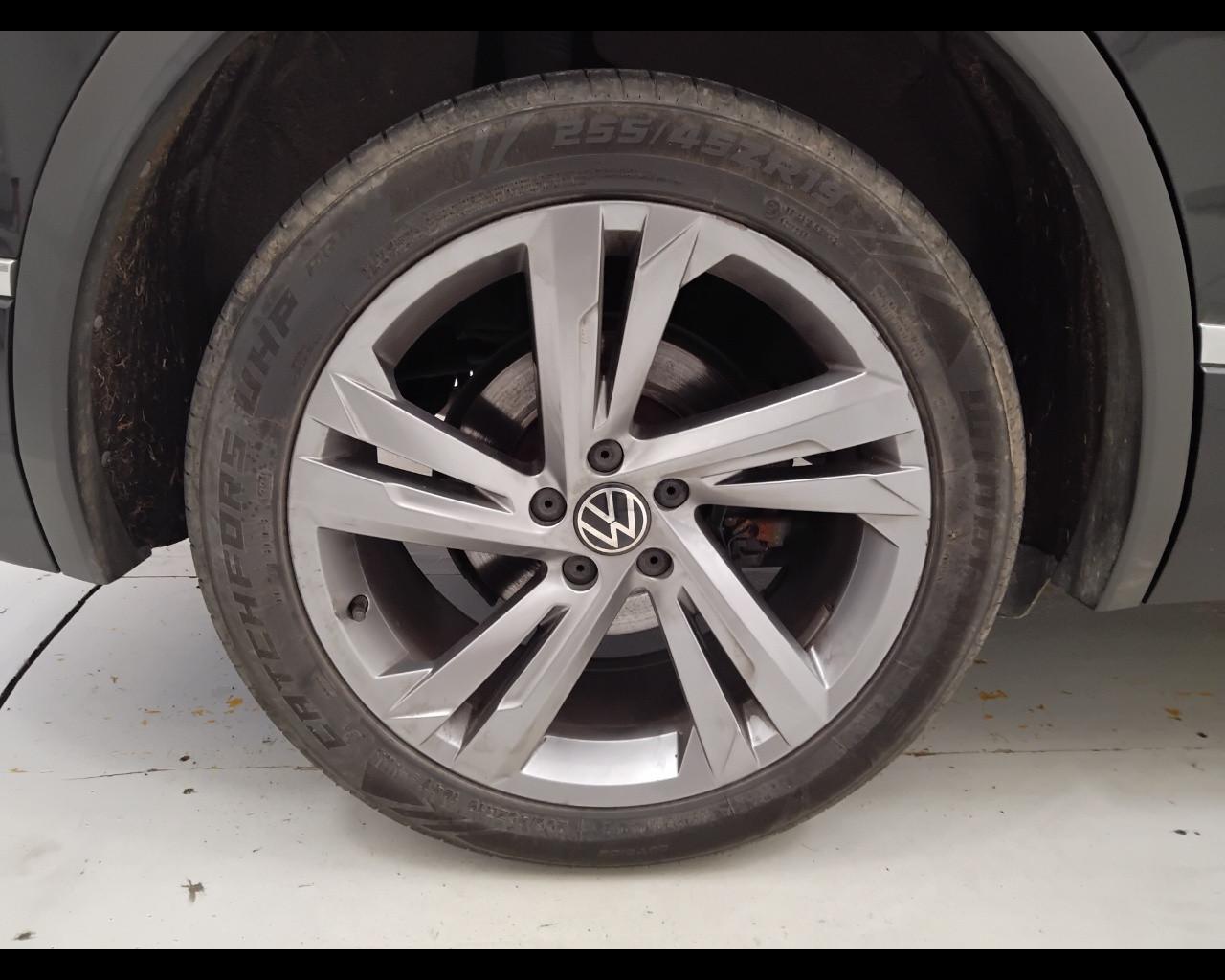 VOLKSWAGEN Tiguan II 2021 - Tiguan 2.0 tdi R-Line 150cv dsg