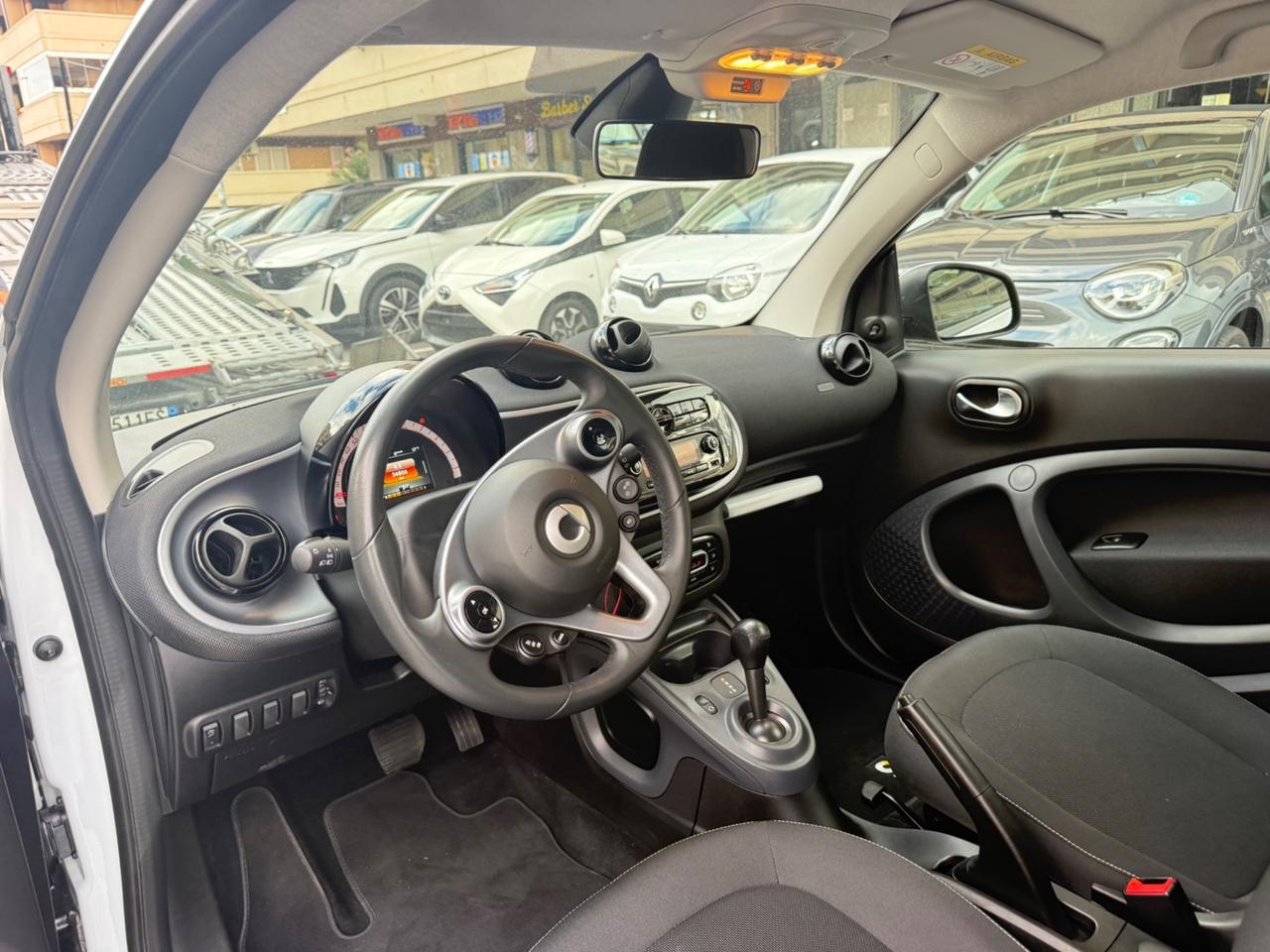 Smart ForTwo 70 1.0 twinamic Passion LED PDC BLUETOOTH CERCHI IN LEGA 15 SEDILI RISCALDATI