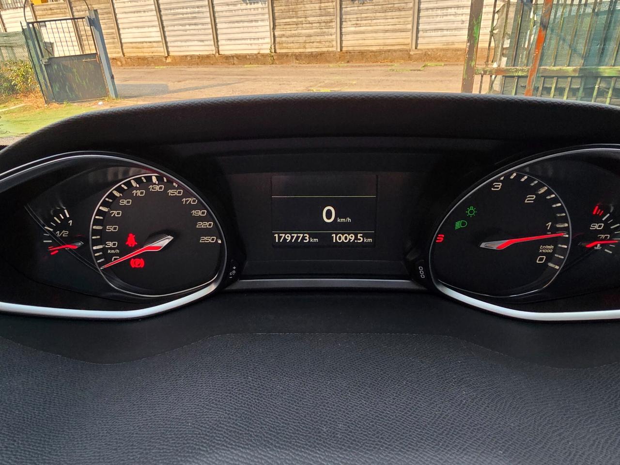Peugeot 308 1.6HDI 120CV Allure EURO6-2016