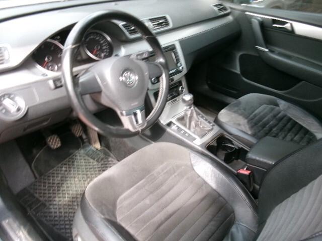 Volkswagen Passat 2.0 TDI Highline BlueM. Tech.