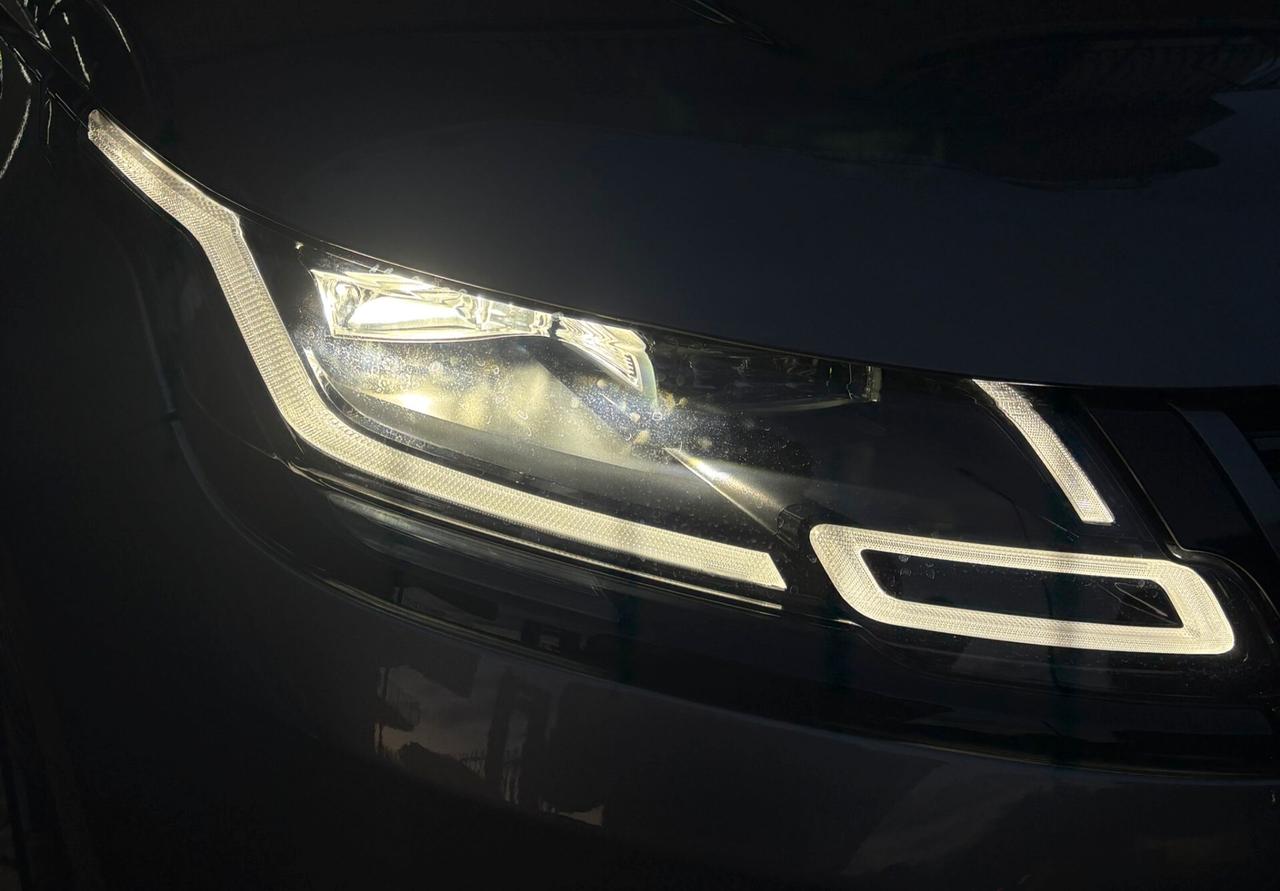 Land Rover Range Velar 2.0D I4 204 CV R-Dynamic SE