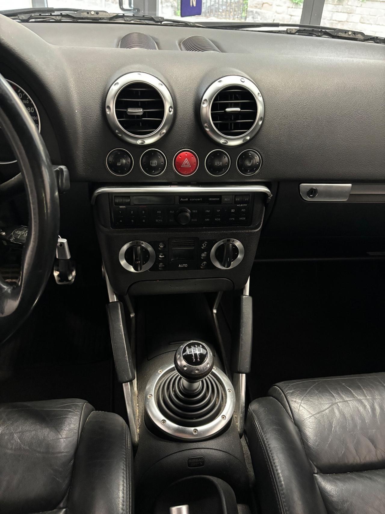 Audi TT S-LINE