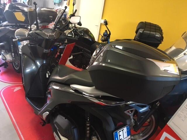 Honda SH 150 ABS + TCS