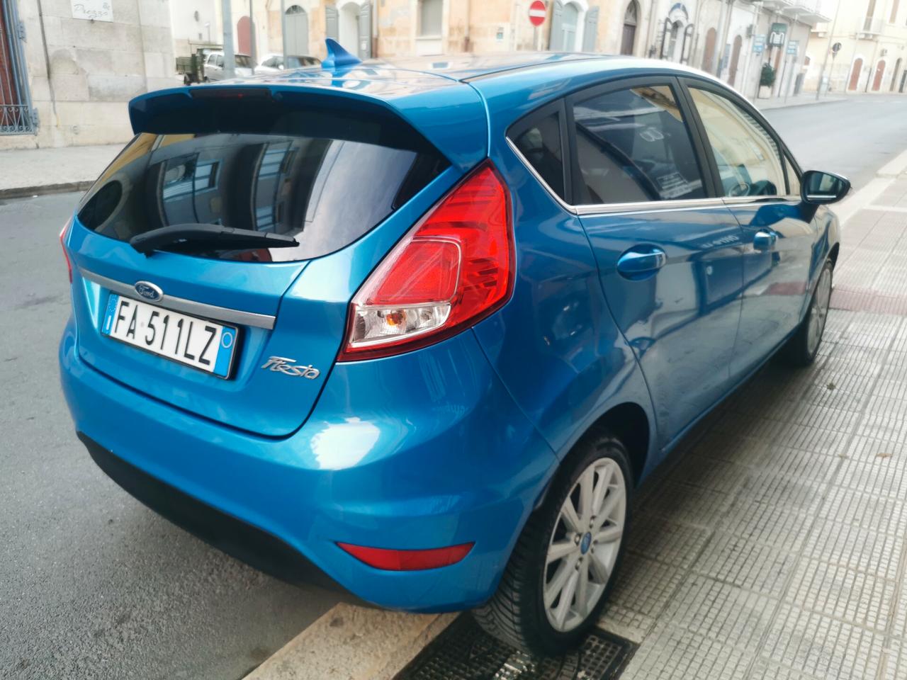 Ford Fiesta 1.4 5p. Bz.- GPL Titanium navi led full