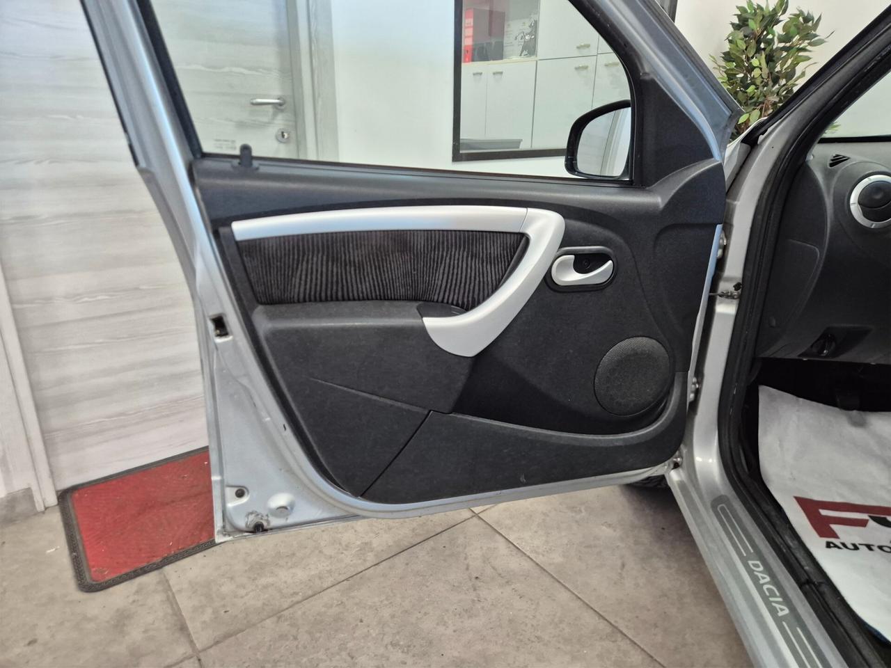 Dacia Sandero 1.2 16V Lauréate