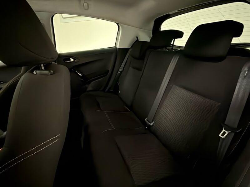 Peugeot 208 BlueHDi 75 5 porte Black Line