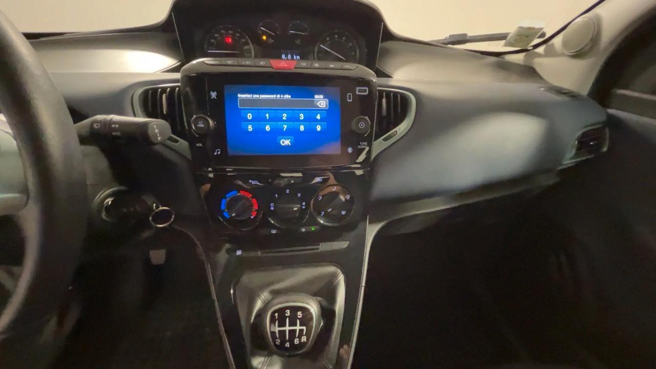Lancia Ypsilon 1.0 FireFly 5 porte S&S Hybrid Platino