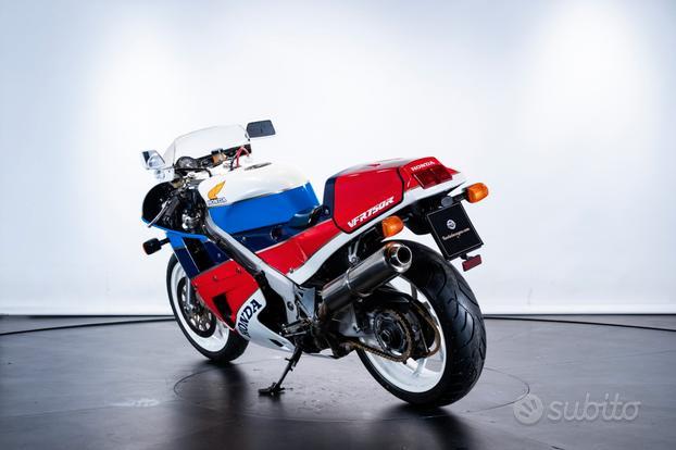 Honda vfr 750 r (rc30) ala oro - 1988