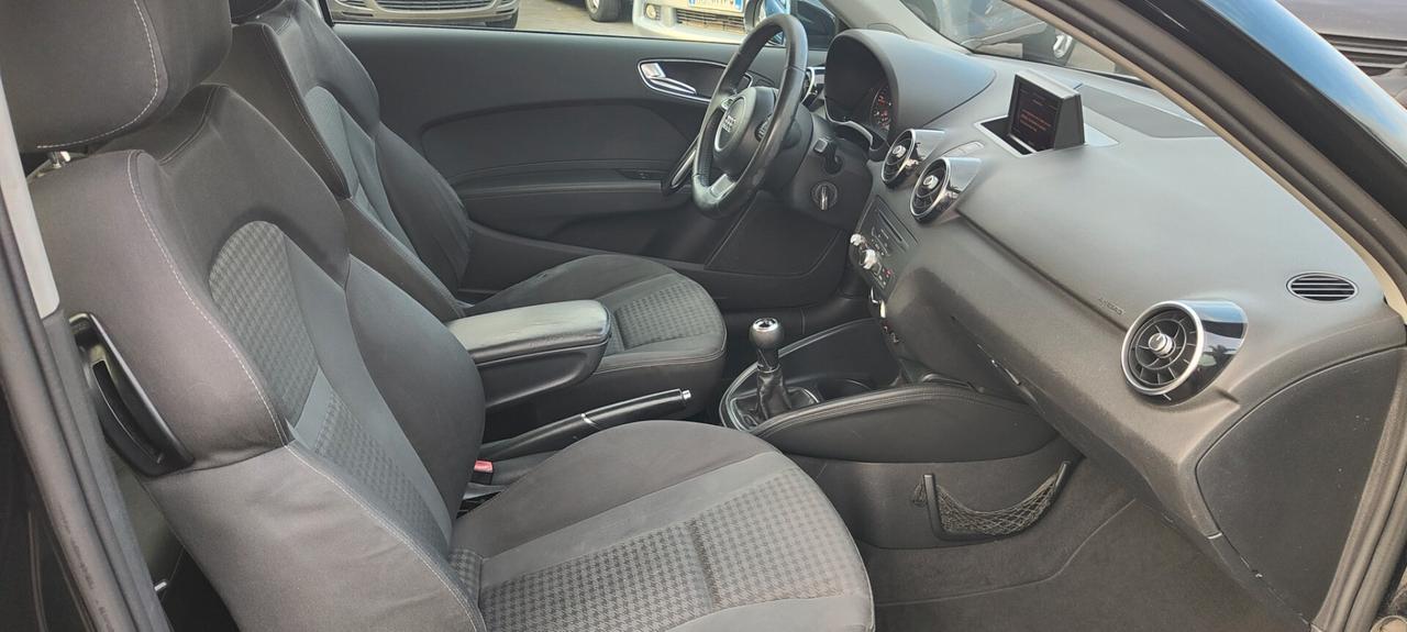 Audi A1 1.6 TDI 105 CV Ambition Diesel full
