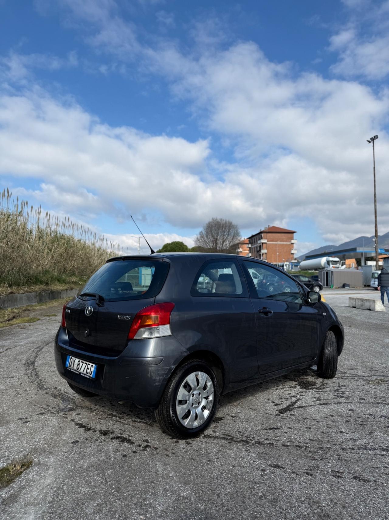 Toyota Yaris 1.0 3 porte