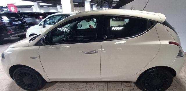 LANCIA Ypsilon 1.0 FireFly 5 porte S&S Hybrid Ecochic Silver