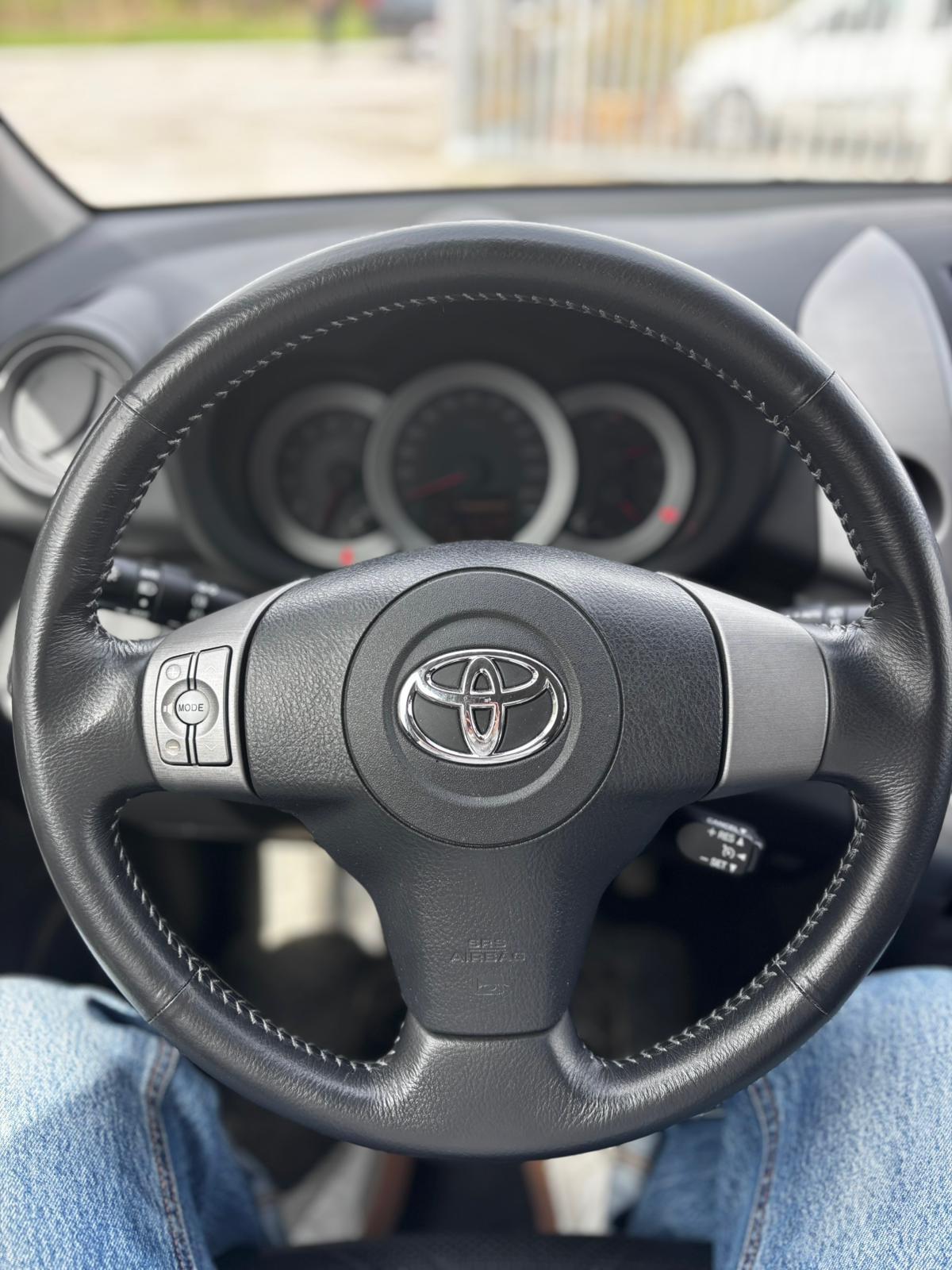 Toyota RAV 4 RAV4 2.2 D-4D 177 CV Luxury