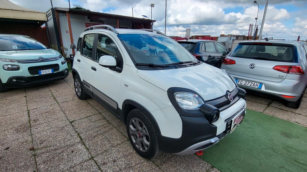 Fiat Panda 1.0 Hybrid City Cross Fire Fly