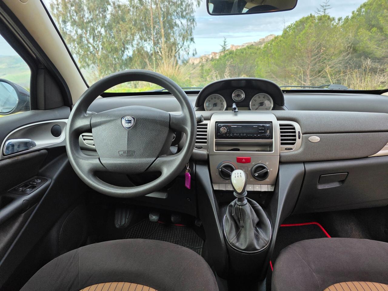 Lancia Ypsilon 1.2 Platino