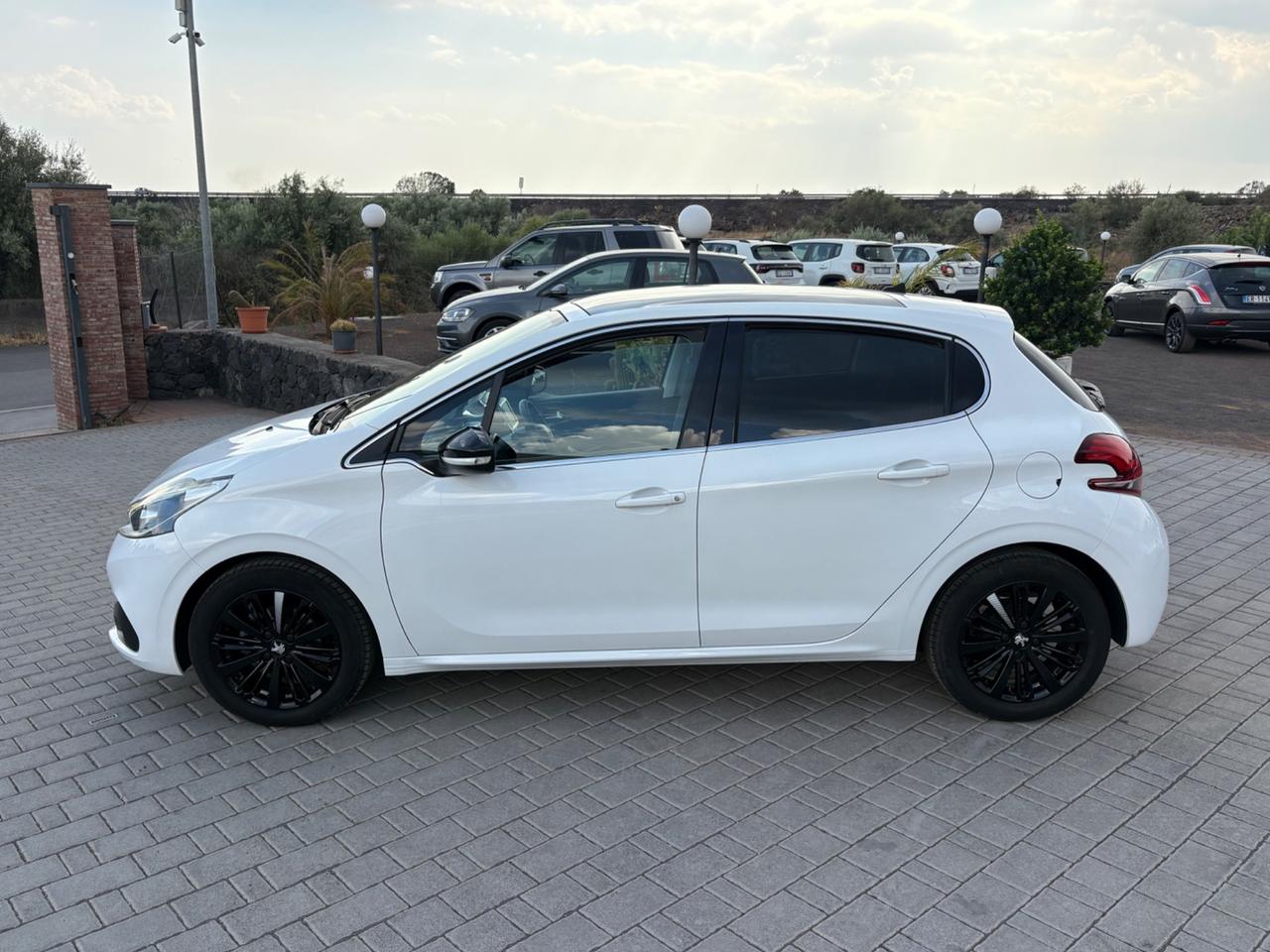 Peugeot 208 PureTech 82 5 porte Allure