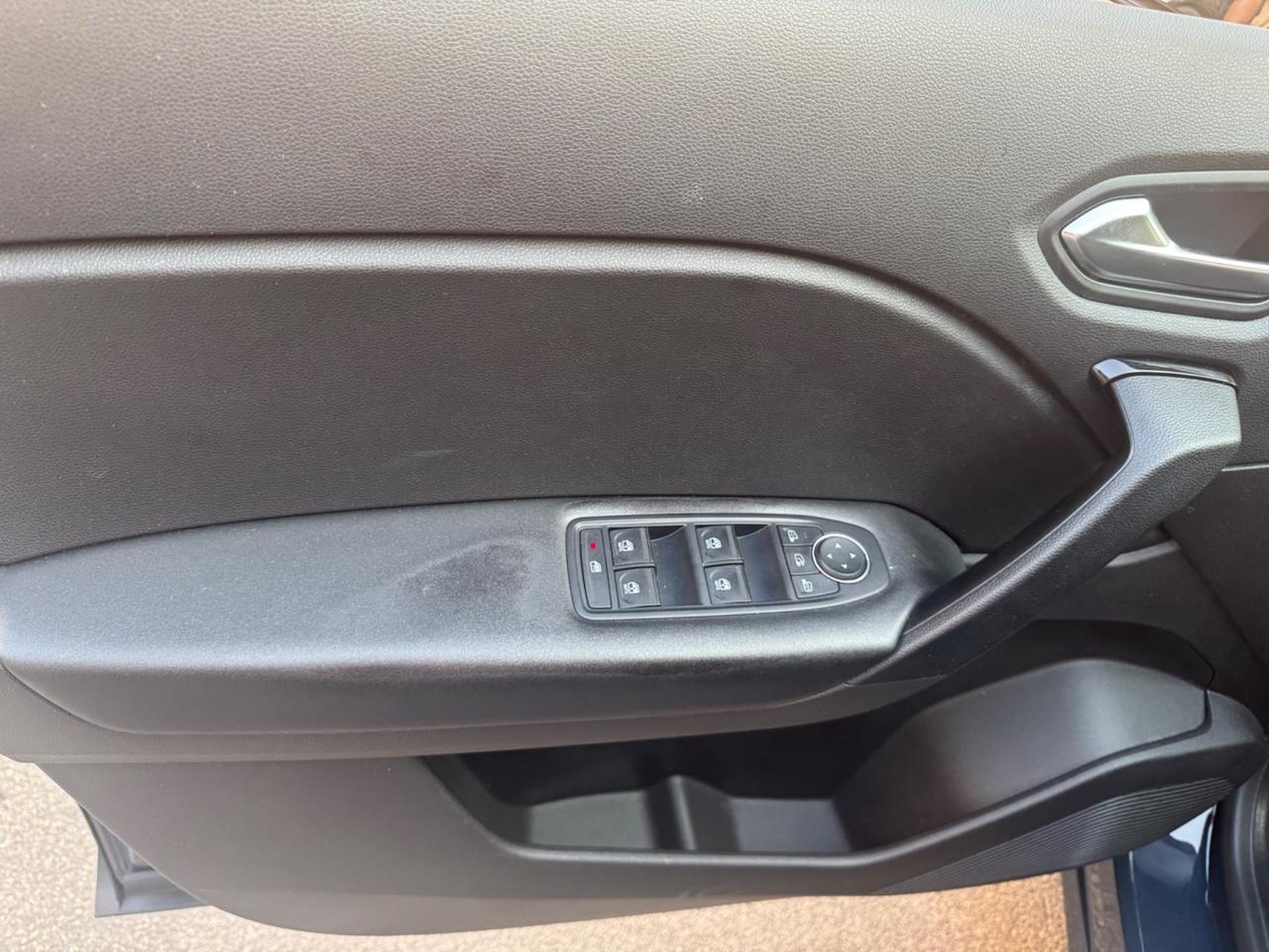 Renault Captur Full Hybrid E-Tech 145 CV Initiale Paris