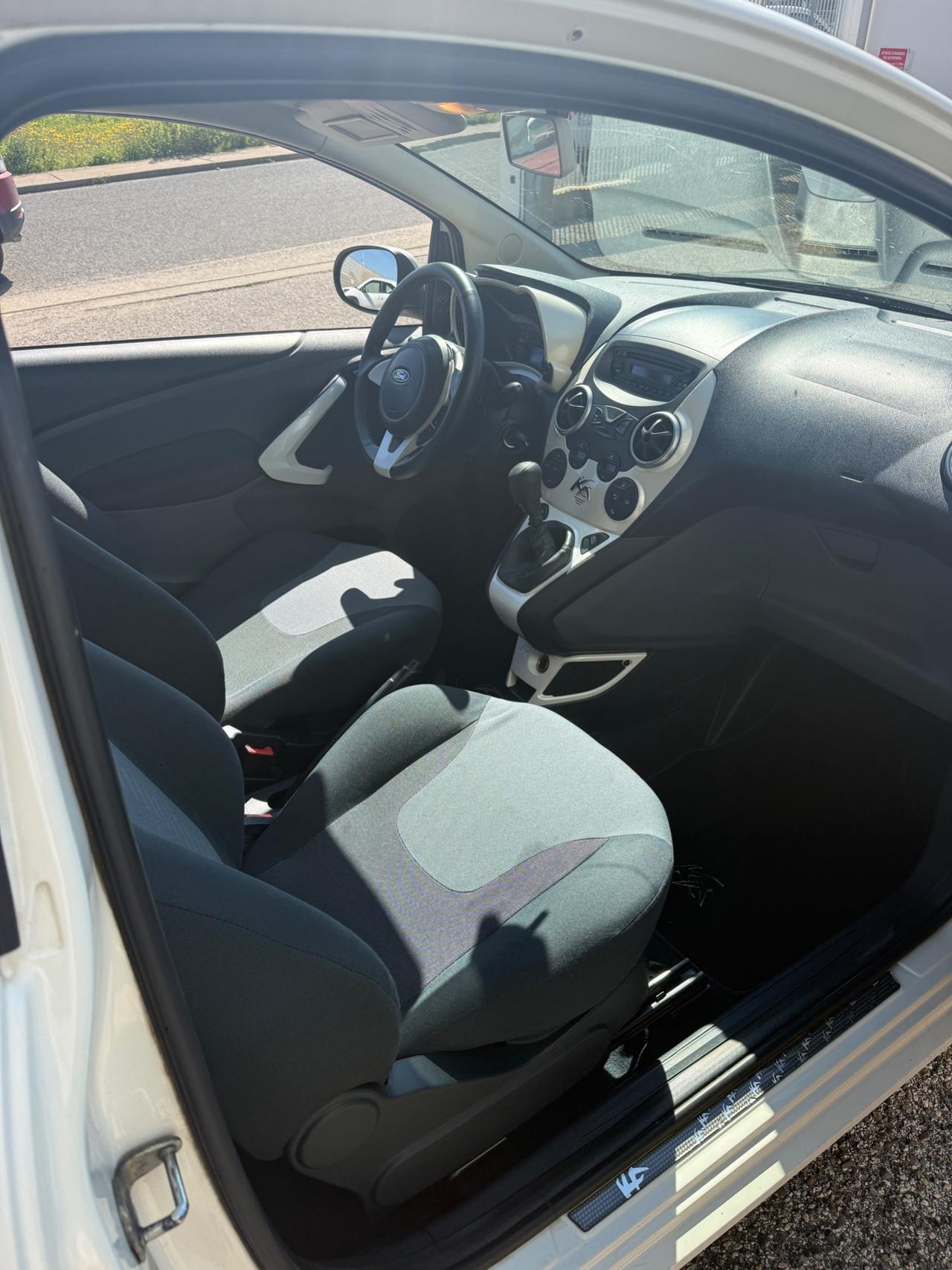 Ford Ka 1.2 8V 69CV Titanium 45000km REALI