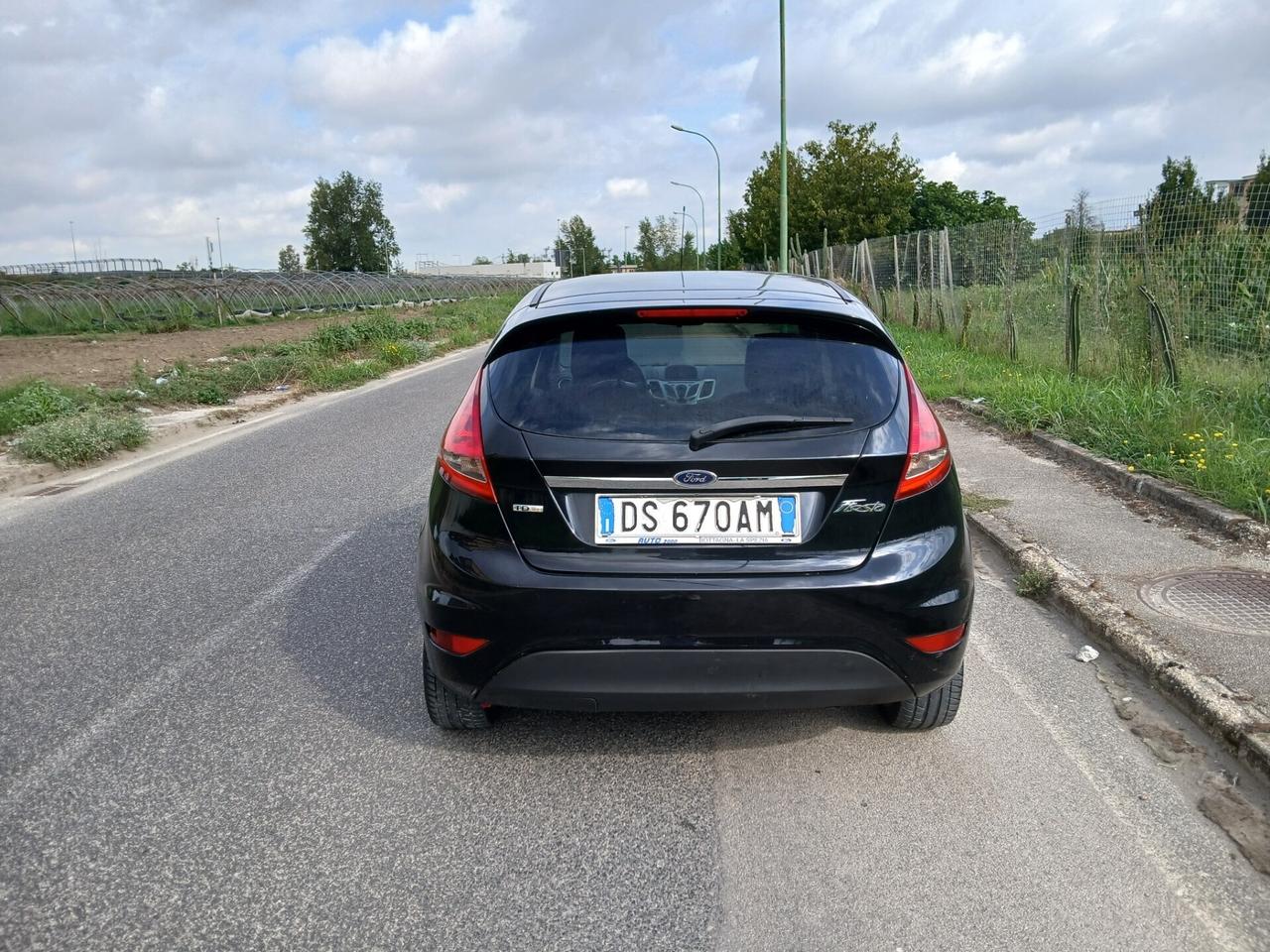 Ford Fiesta 1.4 TDCi 5p. Modello Titanium