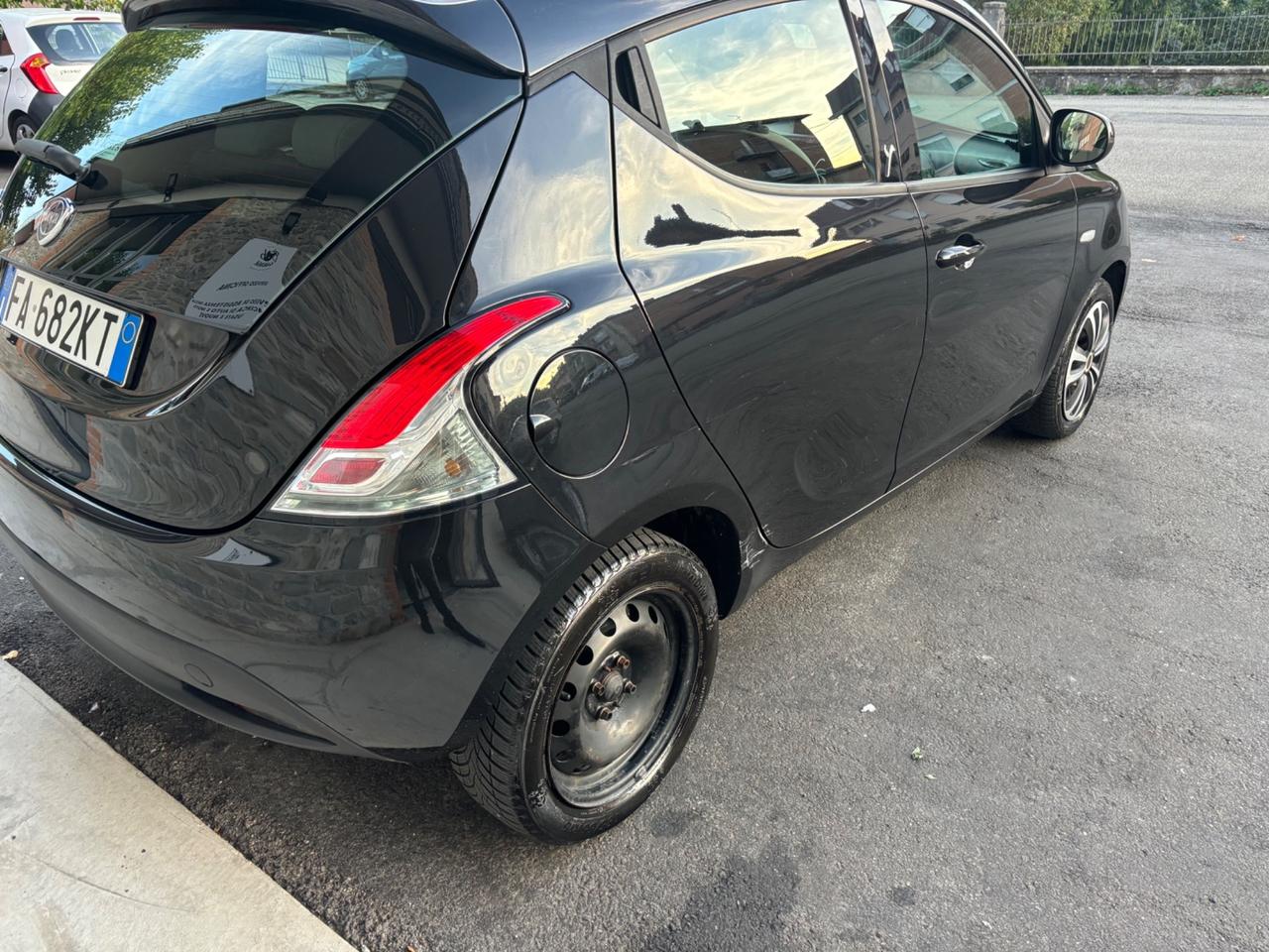 Lancia Ypsilon 1.2 69 CV 5 porte GPL Ecochic Gold