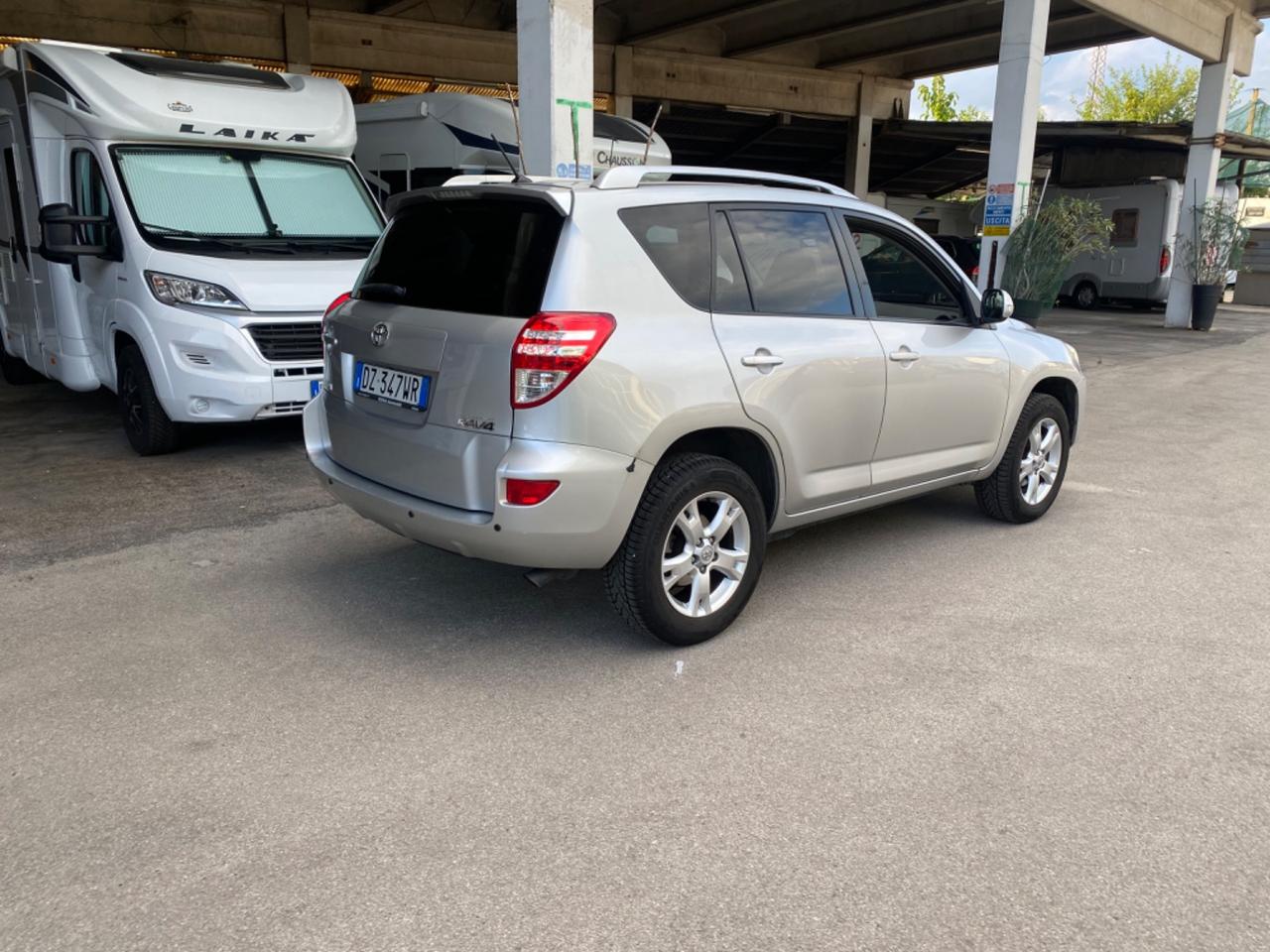 Toyota RAV 4 RAV4 2.2 D-Cat 177 CV Luxury