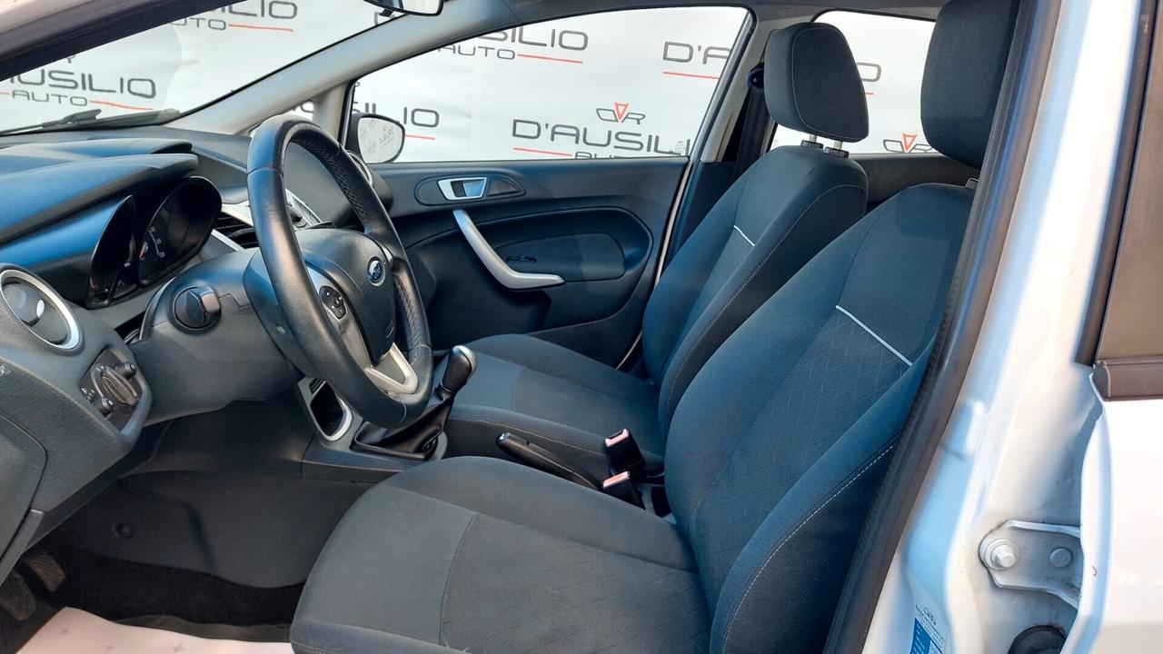 Ford Fiesta 1.4 16V 5p. Bz.- GPL Titanium Bs.