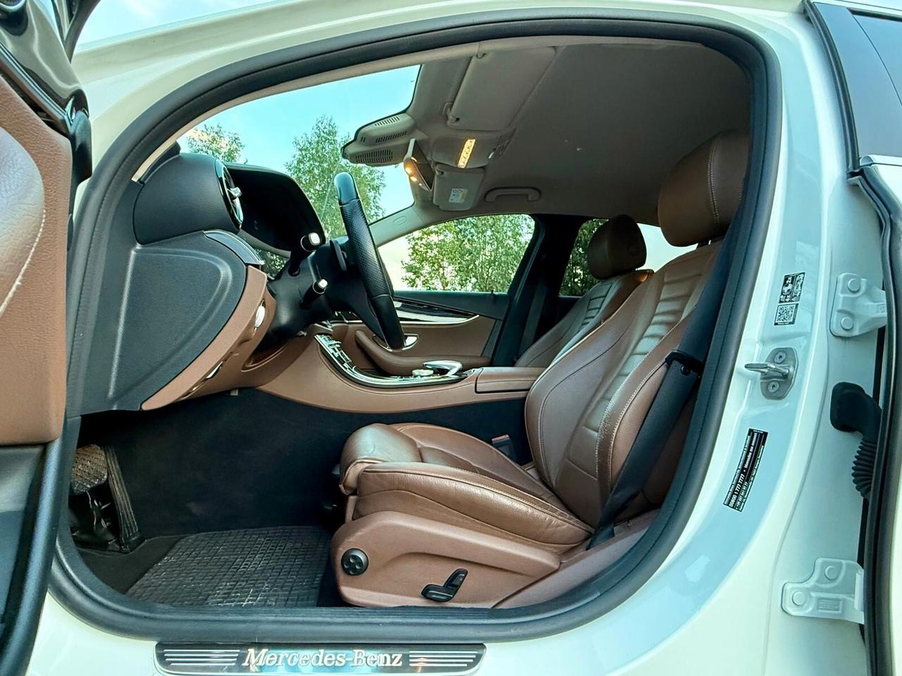 MERCEDES- BENZ KLASSE E 220 D 4MATIC AMG PREMIUM