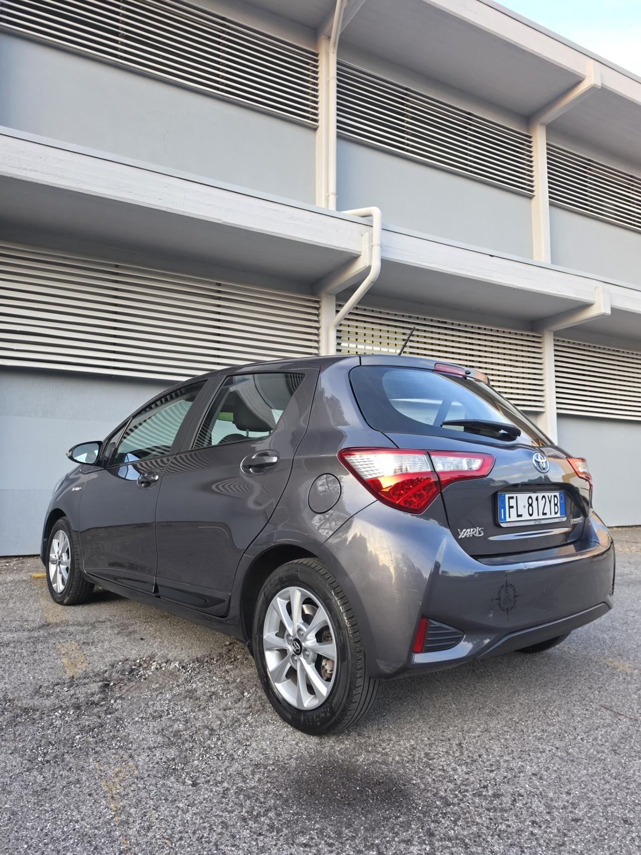 Toyota Yaris 1.5 Hybrid 5 porte Active